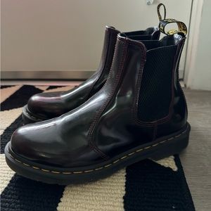 Dr. Martens 2976 Chelsea Boot in oxblood US W9